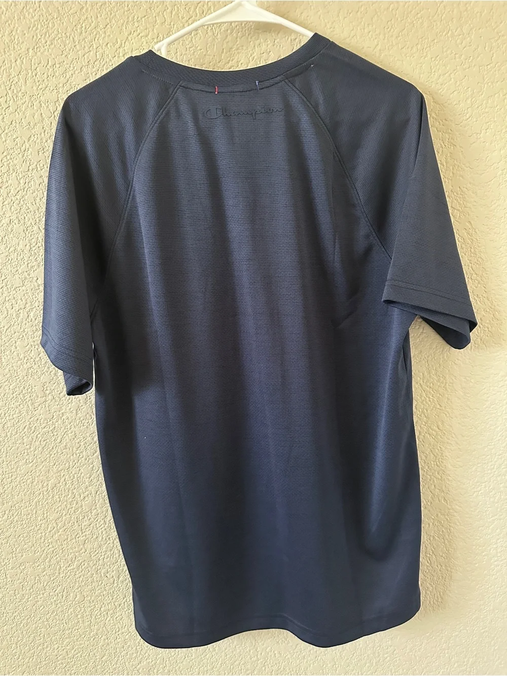 Champion Men’s  Short Sleeve Shirt -size M - Picture 3 of 3